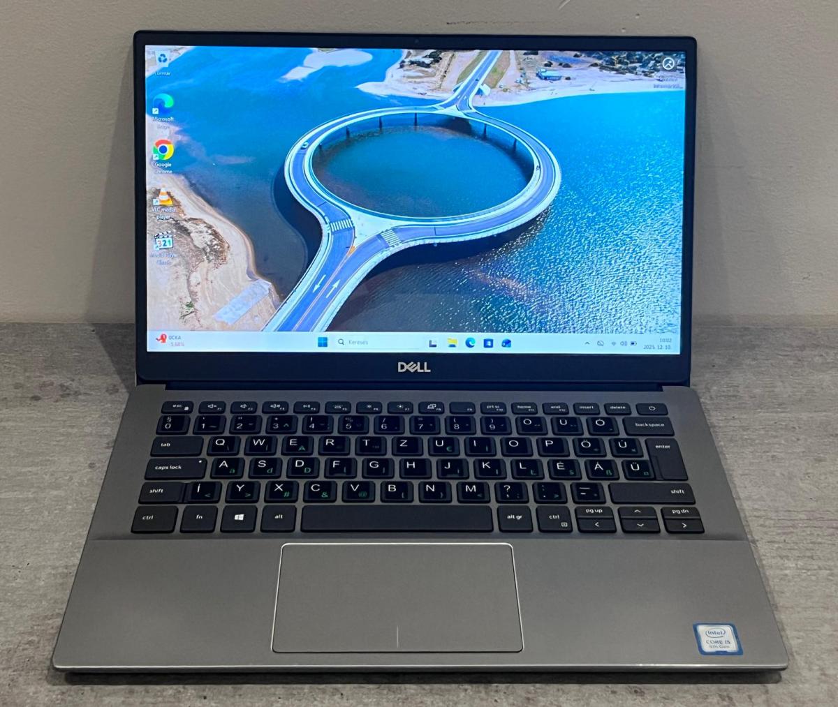 Dell Latitude 3301
